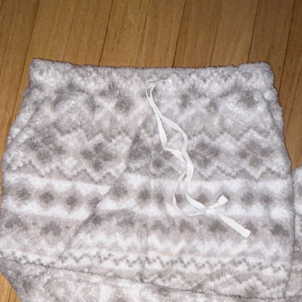 Cuddl Duds Cozy Fleece Pants in Cream and Gray - Picture 3 of 5